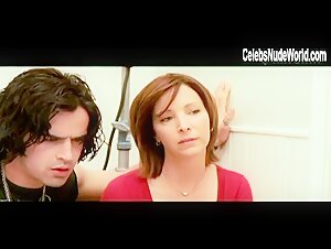 Tamara Davies breasts, Nude scene in Happy Endings (2005) 8