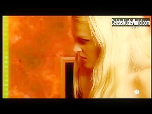Lisa Crawford Cleavage , Butt scene in Plaisirs inconnus 15
