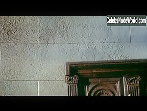 Amy Yasbeck Gorgeous,underwear scene in Robin Hood: Men in Tights (1993) 2