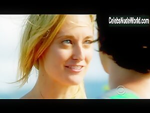 Angela Sprinkle Sexy scene in Hawaii Five-0 (2010-2020) 11