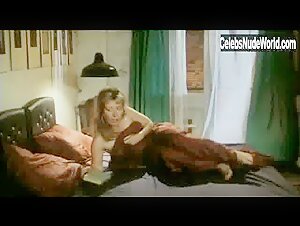 Ariane Schluter Nude, breasts scene in The Dress (1996) 7
