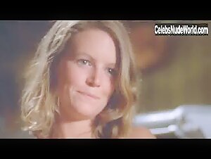 Annie McEnroe breasts, bush scene in The Hand (1981) 4