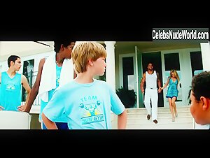 Bar Paly Upskirt , Outdoor scene in Pain & Gain (2013) 1