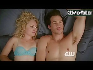 AnnaSophia Robb underwear, Sexy scene in The Carrie Diaries (2013-2014) 13
