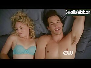 AnnaSophia Robb underwear, Sexy scene in The Carrie Diaries (2013-2014) 14