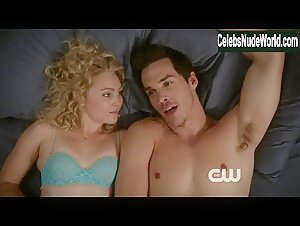 AnnaSophia Robb underwear, Sexy scene in The Carrie Diaries (2013-2014) 15
