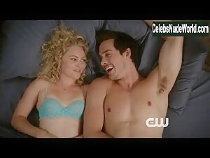 AnnaSophia Robb underwear, Sexy scene in The Carrie Diaries (2013-2014) 7