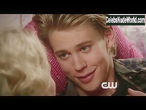AnnaSophia Robb Sexy scene in The Carrie Diaries (2013-2014) 12