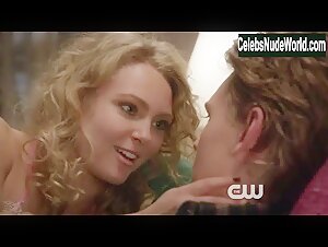 AnnaSophia Robb Sexy scene in The Carrie Diaries (2013-2014) 15