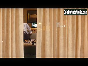 Ellen Barkin, Anne Ramsay Sexy, lesbian scene in Animal Kingdom (2016-2022) 20