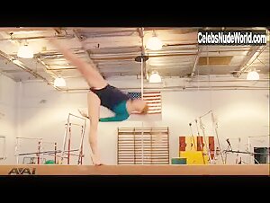 Brooke Nevin Sexy scene in The Comebacks (2007) 17