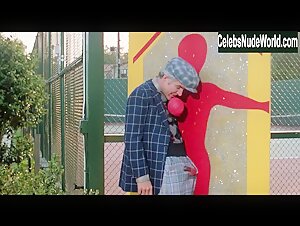 Bernadette Peters Blonde , Outdoor in The Jerk (1979) 18