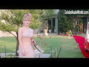 Bernadette Peters Blonde , Outdoor in The Jerk (1979) 20