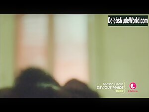 Bianca Lawson Sexy scene in Witches of East End (2013-2014) 10