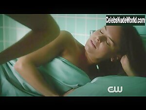 Bridget Regan underwear, lesbian scene in Jane the Virgin (2015-2019) 7