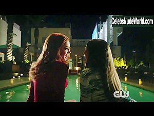 Bridget Regan, Yara Martinez lesbian, Sexy scene in Jane the Virgin (2015-2019) 10