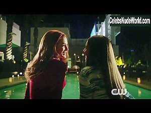 Bridget Regan, Yara Martinez lesbian, Sexy scene in Jane the Virgin (2015-2019) 11