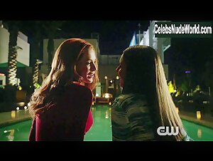 Bridget Regan, Yara Martinez lesbian, Sexy scene in Jane the Virgin (2015-2019) 12