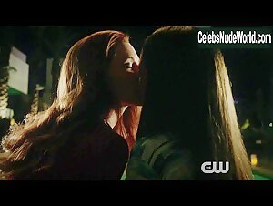 Bridget Regan, Yara Martinez lesbian, Sexy scene in Jane the Virgin (2015-2019) 16