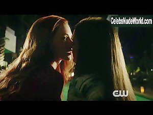 Bridget Regan, Yara Martinez lesbian, Sexy scene in Jane the Virgin (2015-2019) 17