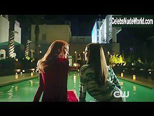 Bridget Regan, Yara Martinez lesbian, Sexy scene in Jane the Virgin (2015-2019) 6