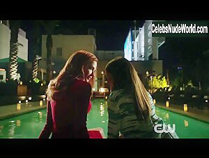 Bridget Regan, Yara Martinez lesbian, Sexy scene in Jane the Virgin (2015-2019) 8