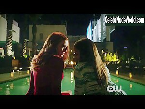 Bridget Regan, Yara Martinez lesbian, Sexy scene in Jane the Virgin (2015-2019) 9