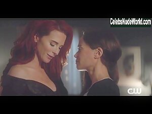 Bridget Regan, Victoria Cartagena Sexy, lesbian scene in Batwoman (2019-2022) 19