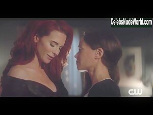 Bridget Regan, Victoria Cartagena Sexy, lesbian scene in Batwoman (2019-2022) 20