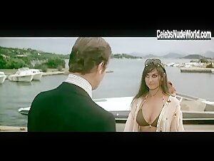 Caroline Munro bikini, Sexy scene in The Spy Who Loved Me (1977)