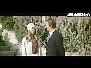 Caroline Munro bikini, Sexy scene in The Spy Who Loved Me (1977) 4