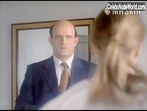 Candice Bergen Nude, breasts scene in T.R. Baskin (1971) 3