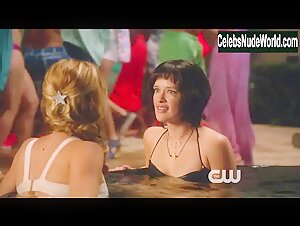 Natalie Hall, Brina Palencia lesbian, bikini scene in Star-Crossed (2014)