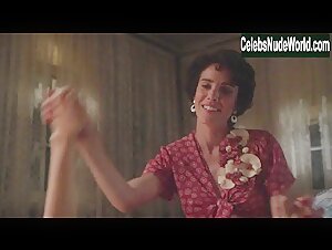 Rachel Brosnahan, Carole Weyers Sexy, lesbian scene in Manhattan (2014-2015)
