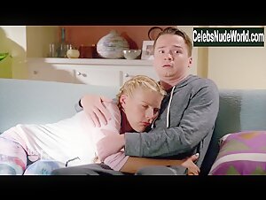 Busy Philipps Blonde , Costume scene in Cougar Town (2009-2015) 4