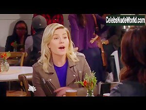 Elisha Cuthbert, Brooke Lyons lesbian, Sexy scene in One Big Happy (2015)