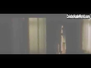 Mary McCormack butt, Nude scene in World Traveler (2001) 14