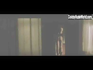 Mary McCormack butt, Nude scene in World Traveler (2001) 18