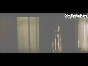 Mary McCormack butt, Nude scene in World Traveler (2001) 19