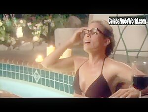Cheryl Hines bikini, Sexy scene in Bickford Shmeckler's Cool Ideas (2006) 10