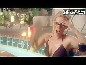 Cheryl Hines bikini, Sexy scene in Bickford Shmeckler's Cool Ideas (2006) 8