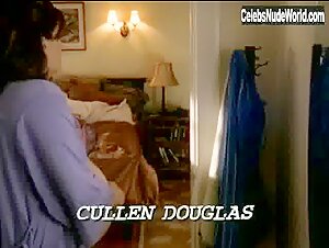 Catherine Dent underwear, Sexy scene in The Shield (2002-2007) 13