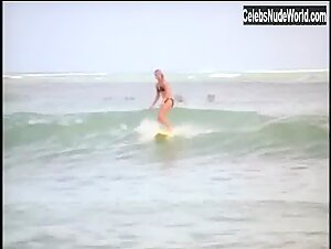 Cheryl Ladd bikini, Sexy scene in Charlie's Angels (1976-1981) 1