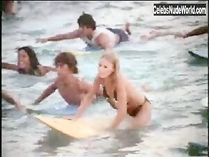 Cheryl Ladd bikini, Sexy scene in Charlie's Angels (1976-1981) 10
