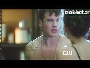 Chelsea Gilligan Kissing , Cleavage scene in Star-Crossed (2014) 12