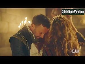 Megan Follows, Catherine Bérubé Sexy, lesbian scene in Reign (2013-2017) 10