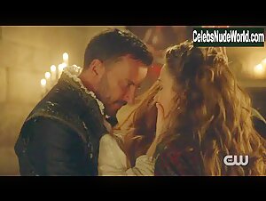 Megan Follows, Catherine Bérubé Sexy, lesbian scene in Reign (2013-2017) 11