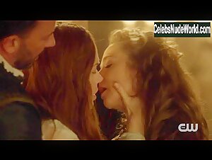 Megan Follows, Catherine Bérubé Sexy, lesbian scene in Reign (2013-2017) 14
