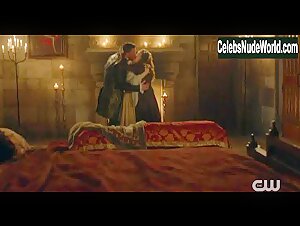 Megan Follows, Catherine Bérubé Sexy, lesbian scene in Reign (2013-2017) 20