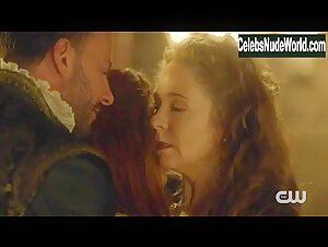 Megan Follows, Catherine Bérubé Sexy, lesbian scene in Reign (2013-2017) 8